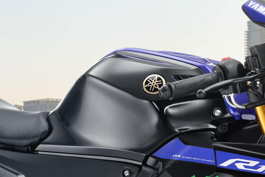 https://www.motoverse.az/wp-content/uploads/2025/06/Motosiklet_YAMAHA_R15_M_YZF155D-A_MOTOGP_EDITION_MONSTER_155_CC_2024_3.jpg 
