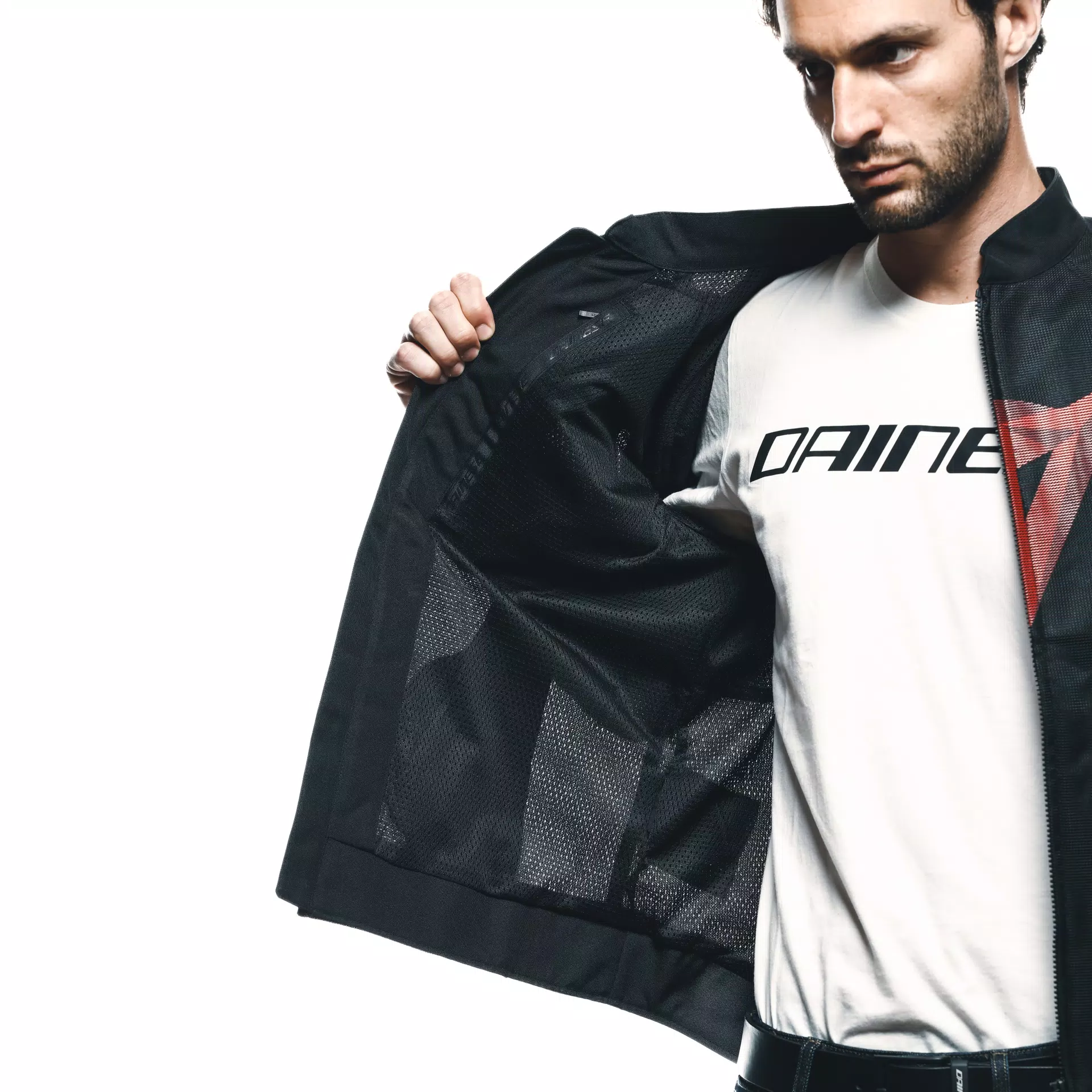 https://www.motoverse.az/wp-content/uploads/2026/09/Dainese-Herosphere-Air-Tex-BlackRed-Diamond-50-1.webp